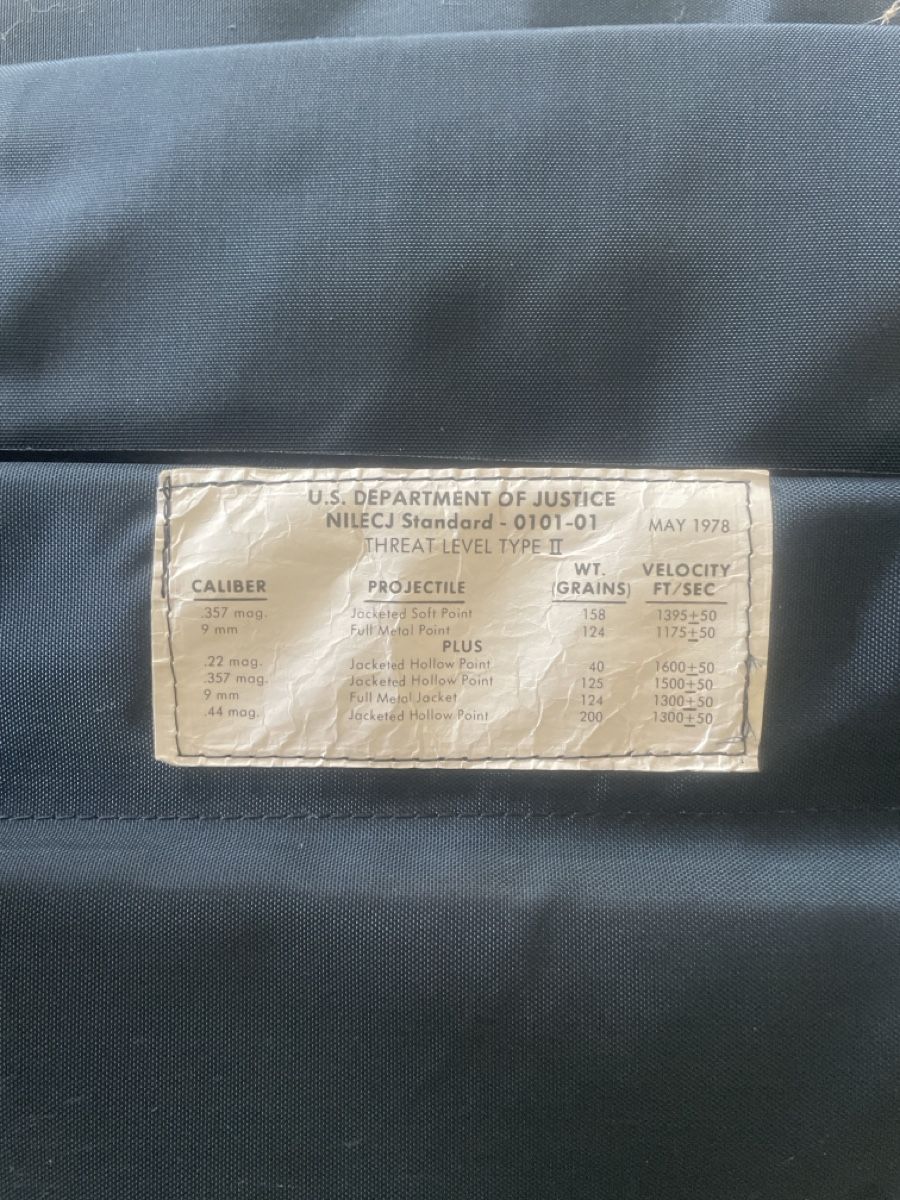 Gilet & Giacche: Gilet tactique noir taille L usagé – Nuovo (secondo la descrizione) da Meyrin venduto da jul_km5p 1