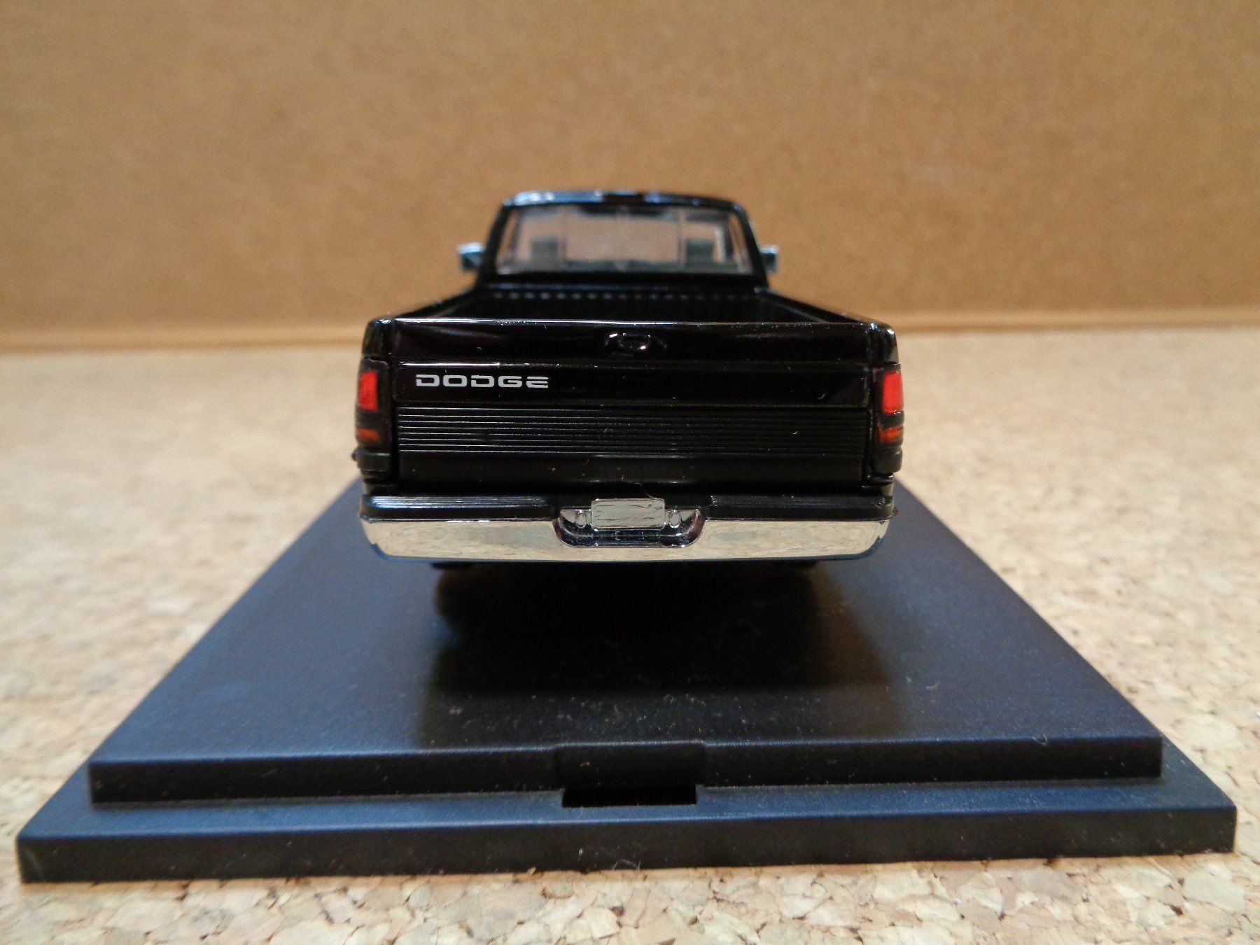 Dodge Modellautos: Dodge RAM 2500 V10    1:43 – Neu und originalverpackt aus Läufelfingen von remajo62 4