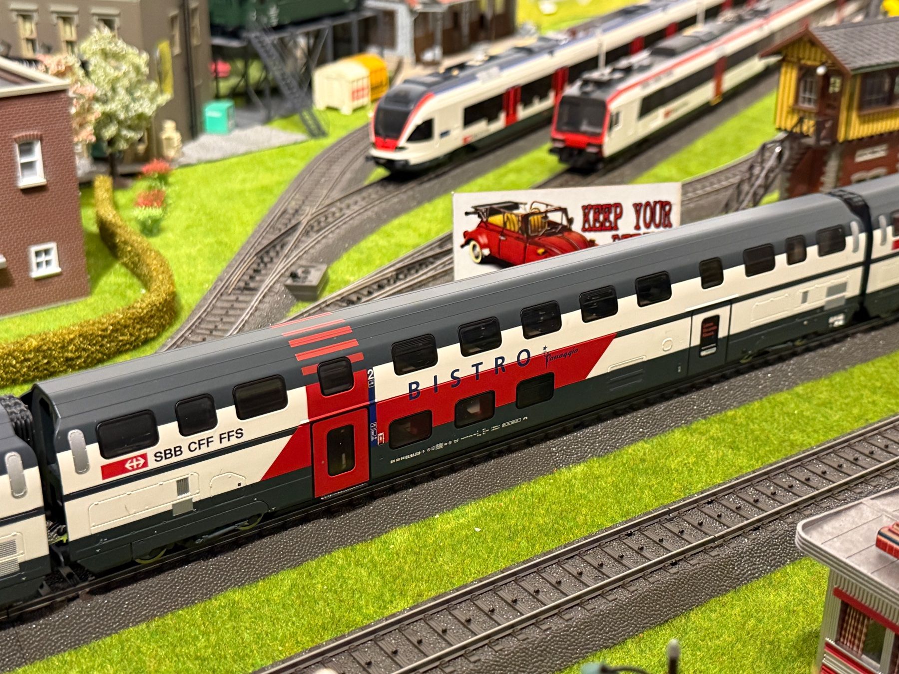 Roco Modelleisenbahnen: Roco - SBB IC 2000 mit Verstärkungsmodul - h0, AC, digital – Gebraucht aus Solothurn von NB_SO 5