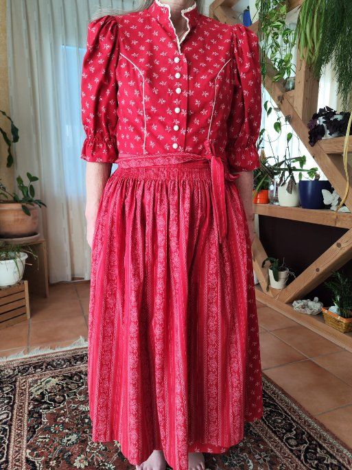 Vestiti: Kärntner Dirndl rot – Nuovo (secondo la descrizione) da Hunzenschwil venduto da MuellerAarau