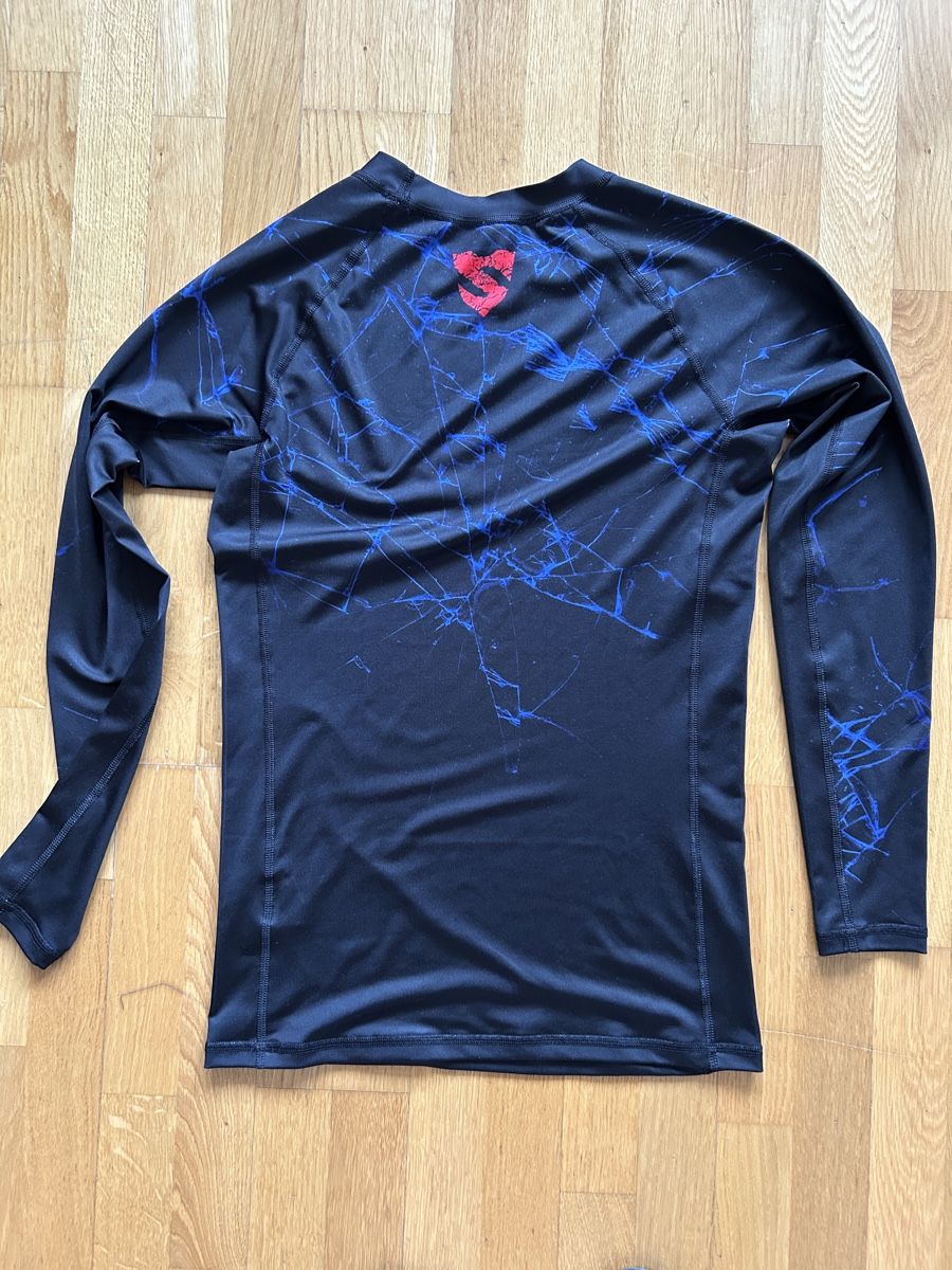 T-Shirts: Sport Longsleeve – Gebraucht aus Rüfenacht BE von captainamerica_1 1