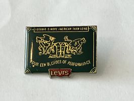 1 Pin Levi's Jeans