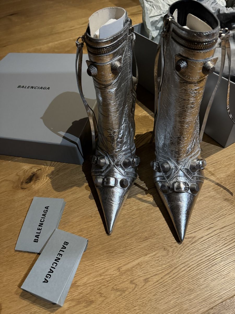 Balenciaga Scarpe da donna: Balenciaga Cagole Stiefeletten – Nuovo e nell'imballaggio originale da Seon venduto da noe_zz6w