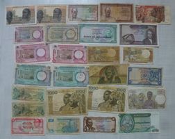 Lot ++ 26 alte Banknoten aus Afrika ab 1952