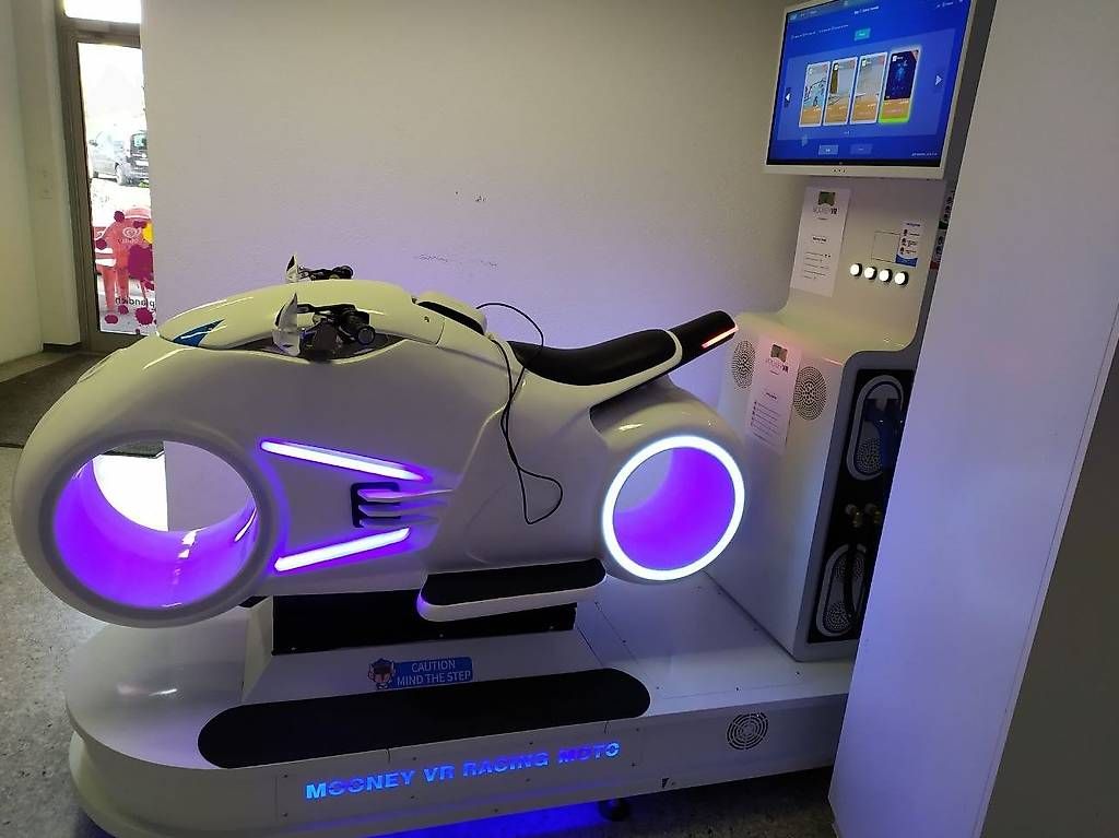 Autre: Motorrad Virtual Reality 9D – D'occasion à Liebefeld par Ceci19