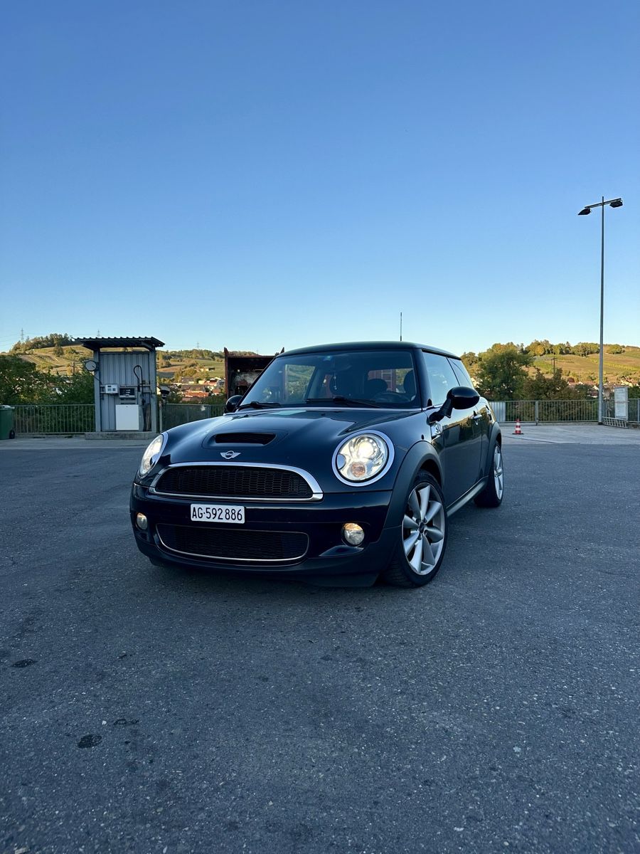 Mini Autos: Mini Cooper S R56 – Défectueux à Zeiningen par luc_z8vd