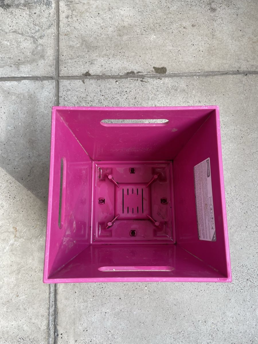 Pots de fleurs: Blumentopf Plastik pink – D'occasion à Zürich par lgu_zg6n 4