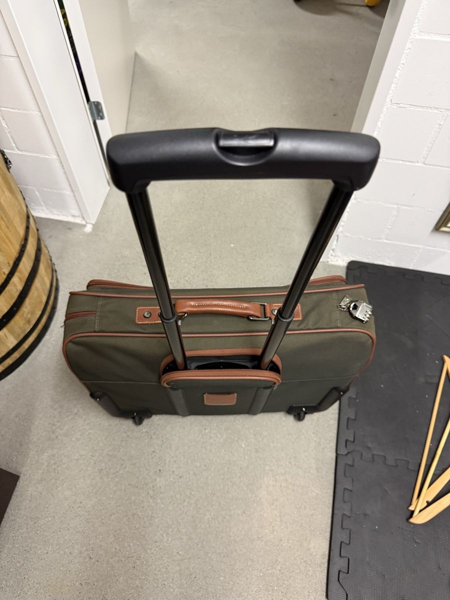 Longchamp Valigie: Longchamp Kleidersack mit Rollen olivgrün – Usato da Horw venduto da patrik_13 3