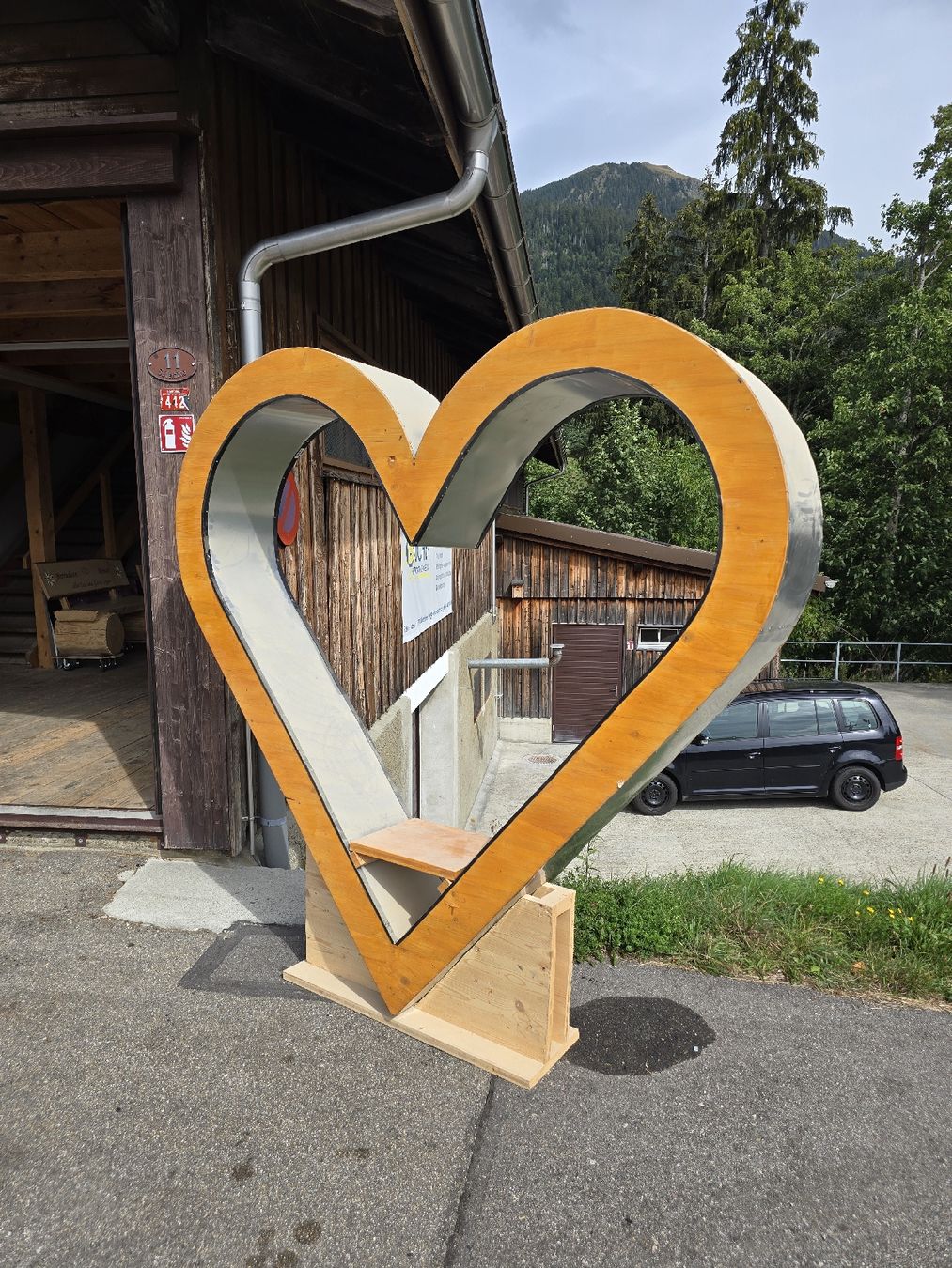 Articoli in legno: Holzherz gross  – Nuovo e nell'imballaggio originale da Sörenberg venduto da andywicki 1