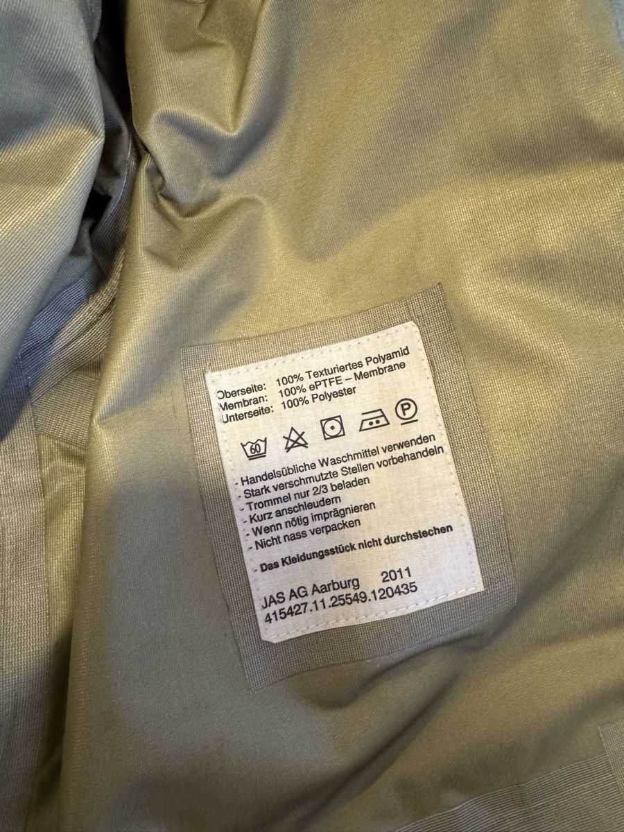 Schweizer Armee Giacche: Schweizer Armee original Goretex Jacke Grösse 48 – Nuovo (secondo la descrizione) da Brugg AG venduto da 5teven 2