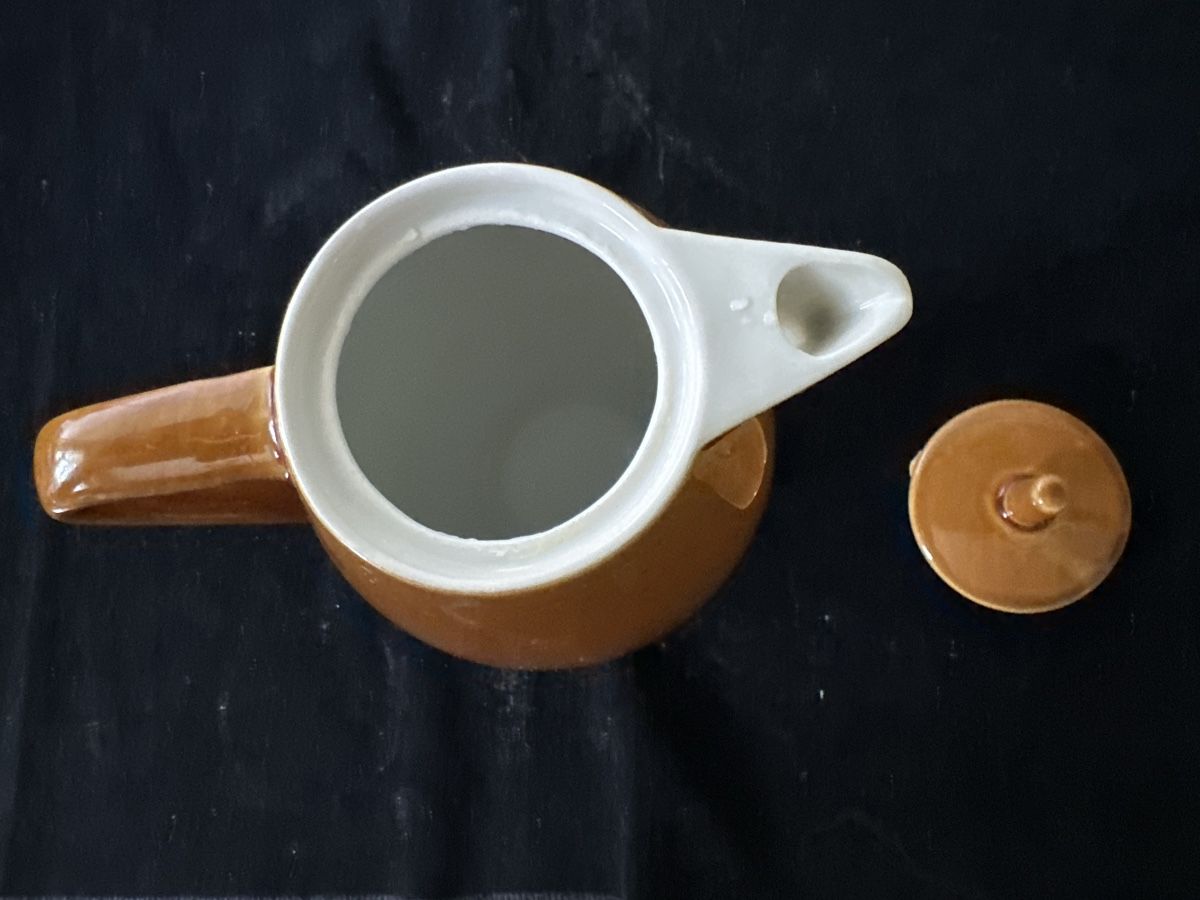 Rössler Caraffe: Brauner Rössler Wasser-Krug mit Deckel. 0,8 Liter – Difettoso da Zürich venduto da Chaeffeler 2