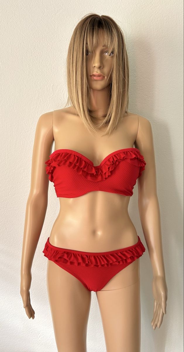 Costumi da bagno & Bikini: Stunning Red Ruffle Bikini - Perfect for Summer Days! – Usato da Saland venduto da ele_vc96 2