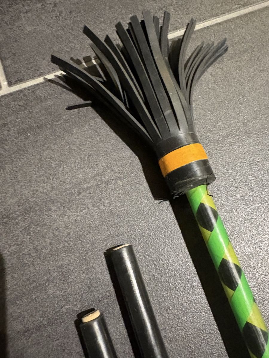 Giocattoli: Flower Stick / Devil Stick Jonglier-Set inkl. 2 Handstäben – Usato da Wimmis venduto da rimnakit 1