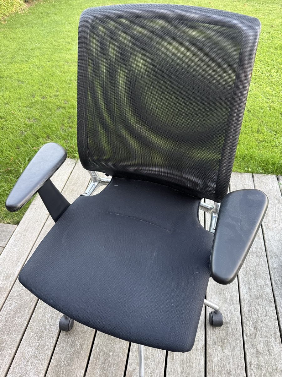 Vitra Stühle: Eames Vitra Bürostuhl – Gebraucht aus Horgen von Schuehorg