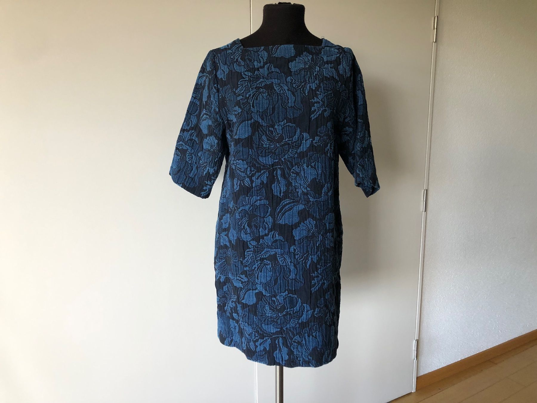 Mango Kleider: MNG Kleid Blau Wunderschöner Stoff! Gr M – Gebraucht aus Bern von Etzy 3