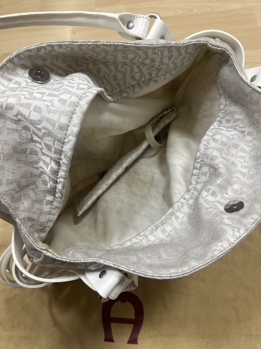 Aigner Borse da donna: Aigner grosse Tasche weiss Leder & Canvas – Usato da Illnau venduto da evelineundamelie 2