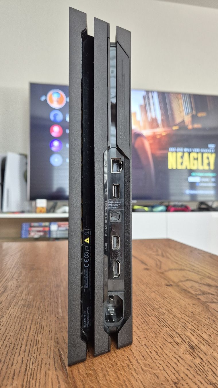 Sony Console: Sony PlayStation 4 Pro – Usato da Au SG venduto da KonsoleWerk 5