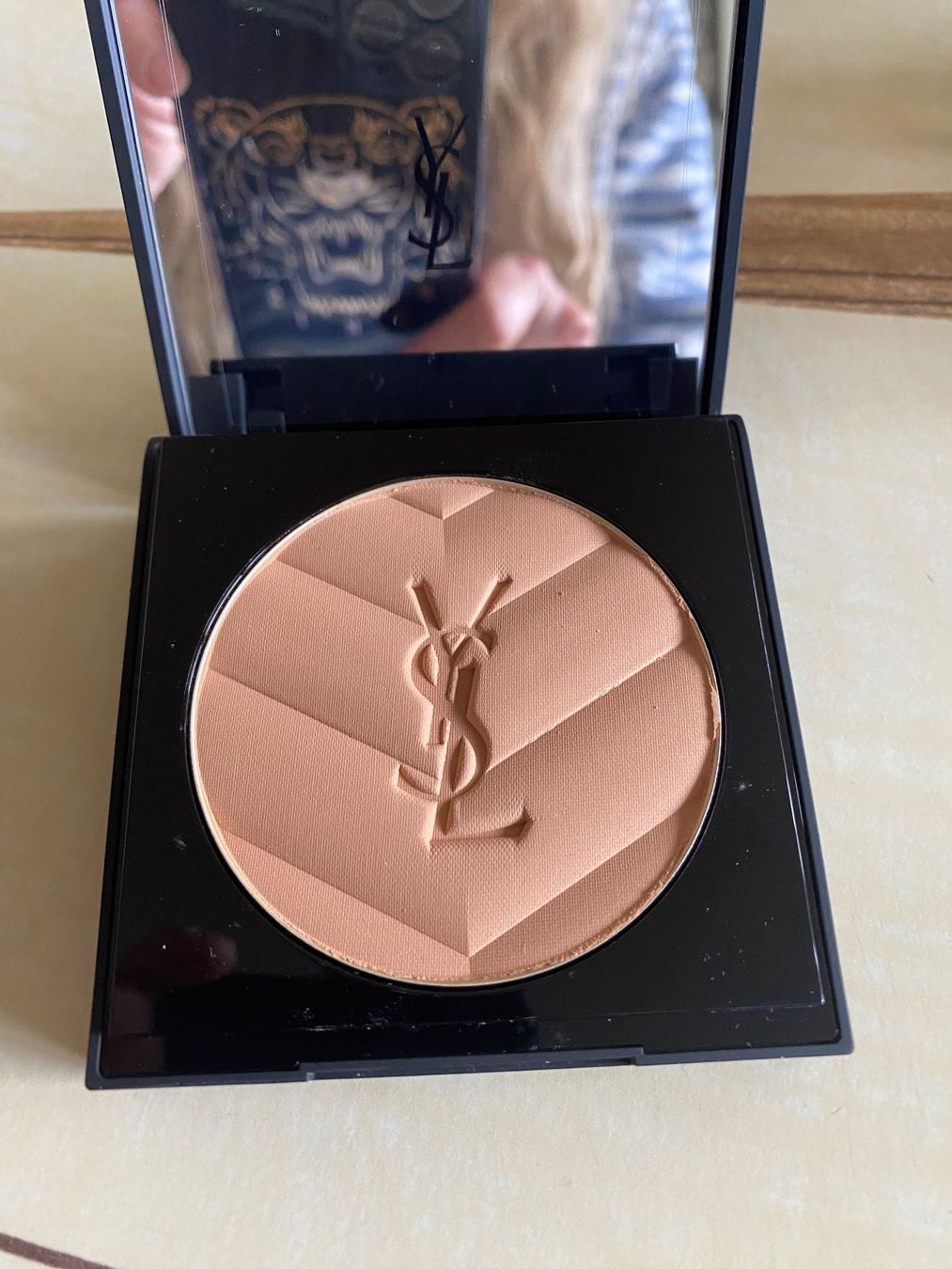 Make-up: Yves Saint Laurent poudre compacte 03 All hours hyper finish – Nuovo (secondo la descrizione) da Gümligen venduto da Xochitl 6