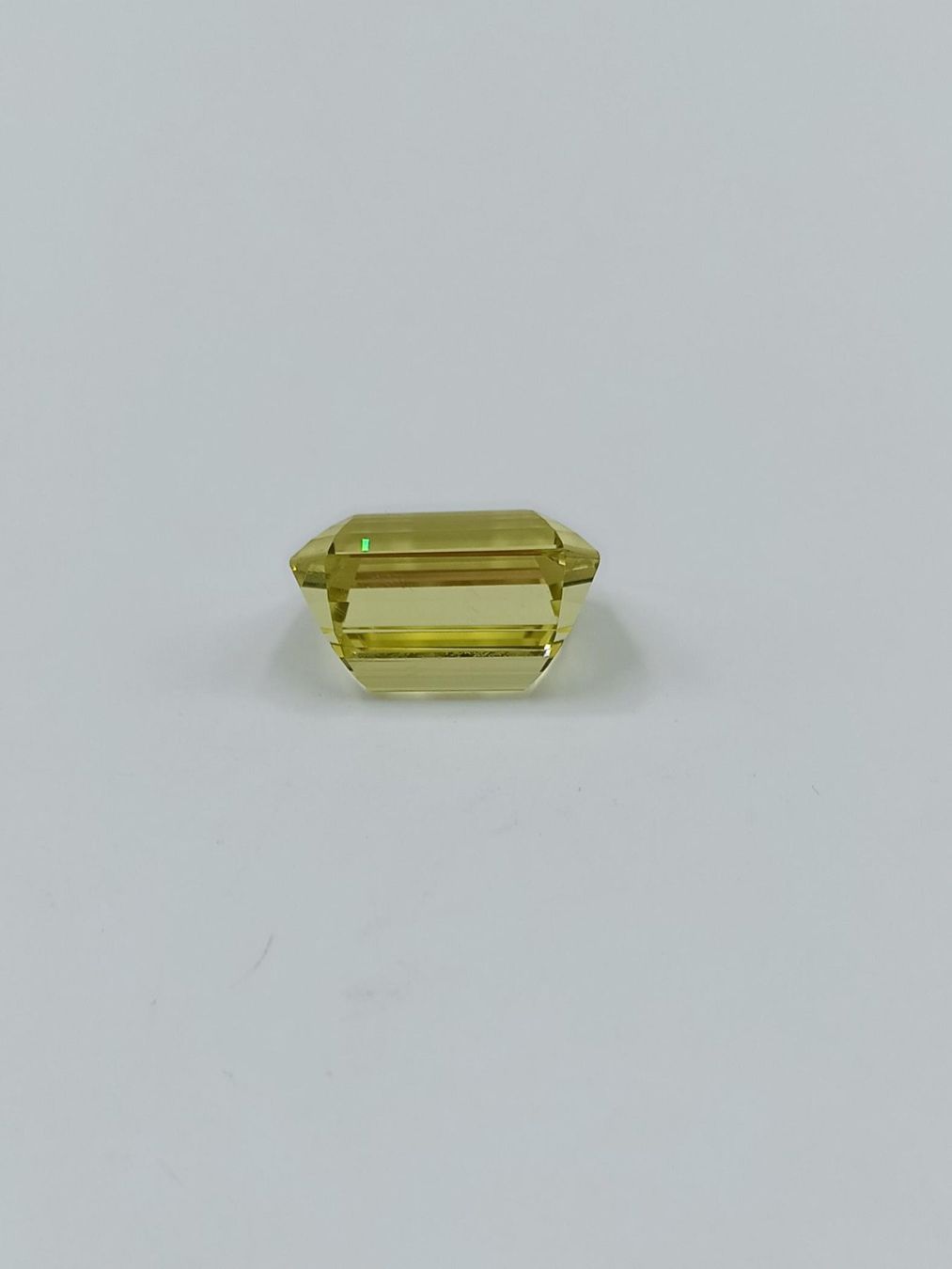Pietre preziose: 1 ZITRONENGELBER CITRIN, 37.93 CT. – Usato da Luzern venduto da EdiGem 6
