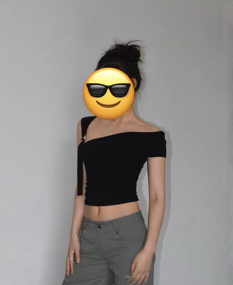 Tops: Chic black off-shoulder crop top – Neu (gemäss Beschreibung) aus Zürich von rob_n7vd 1