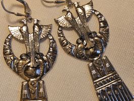 Exquisite Ohrhänger Sterling Silber mit grünem Stein