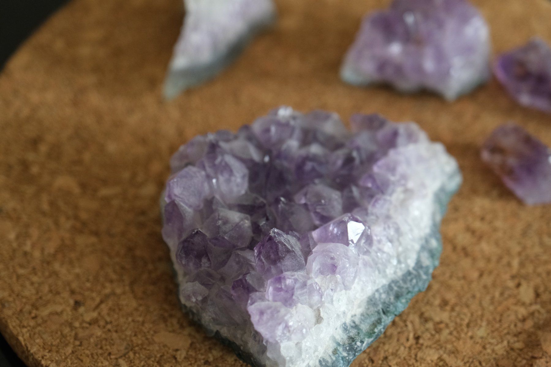 Mineralien & Heilsteine: Verschiedene lila Kristalle – Gebraucht aus Olten von RABe2000 1