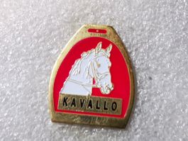 Ansteckpin 102: Kavallo