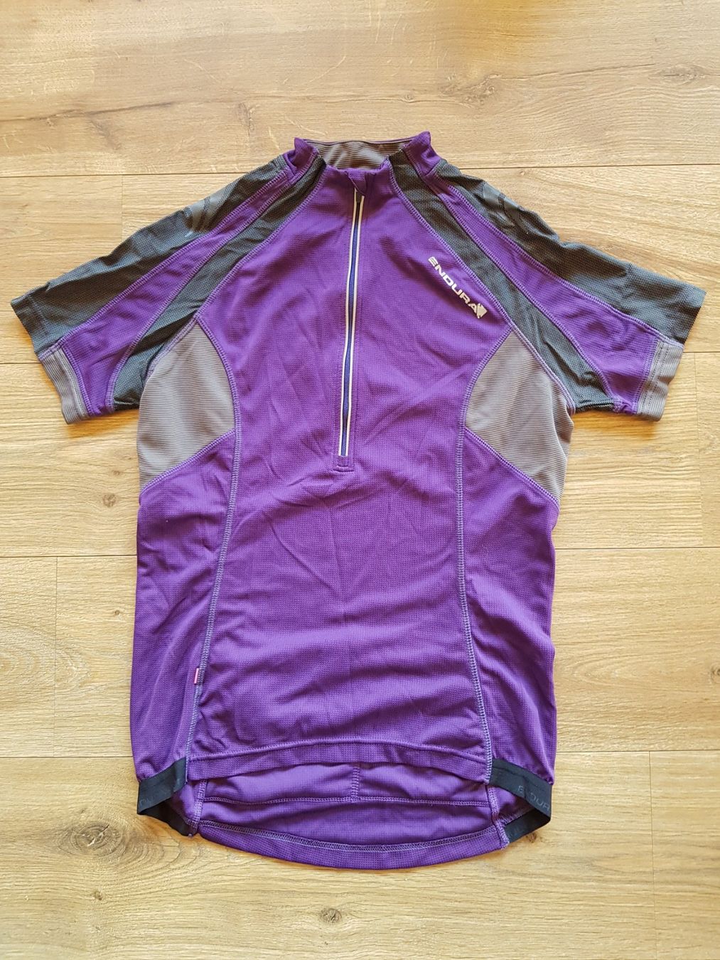 Endura Canottiere & Pantaloni: ENDURA - Maillot de Vélo, Taille M – Usato da Haute-Nendaz venduto da DetoutDerien 2
