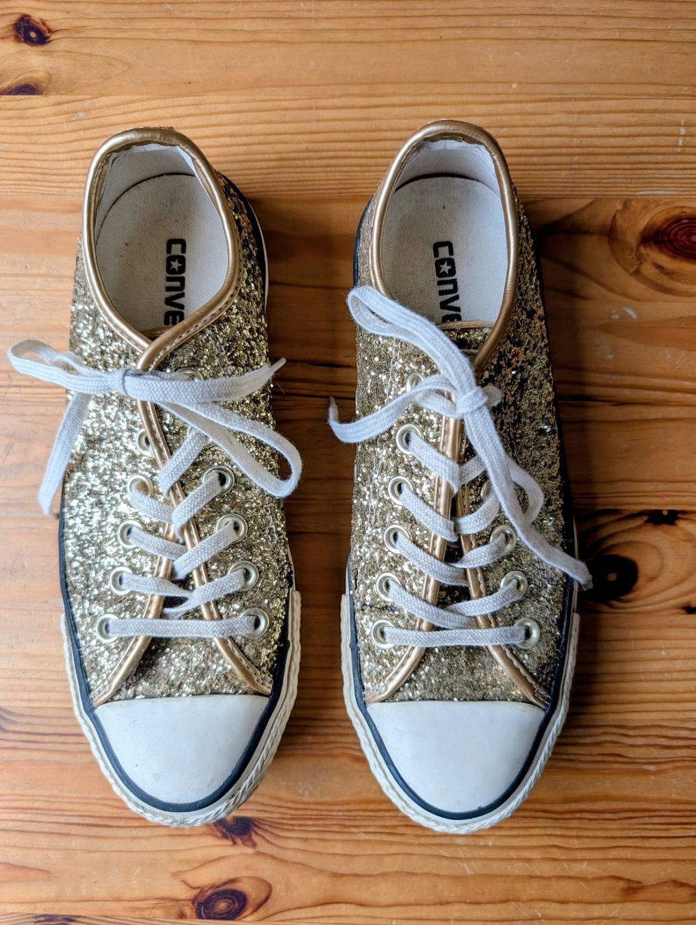 Converse Damenschuhe: Converses Gold gr. 37 – Gebraucht aus Horw von Lorhey 1