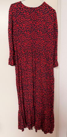 Langes Kleid - Marke: Zara - Grösse: M