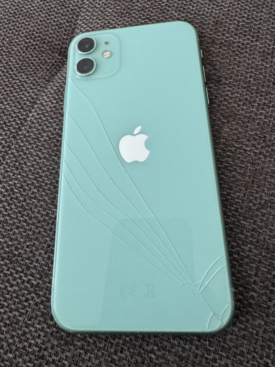 Apple Handys / Smartphones: iPhone 11 64 GB mintgrün – Defekt aus Hermetschwil-Staff von rossoneri94 1