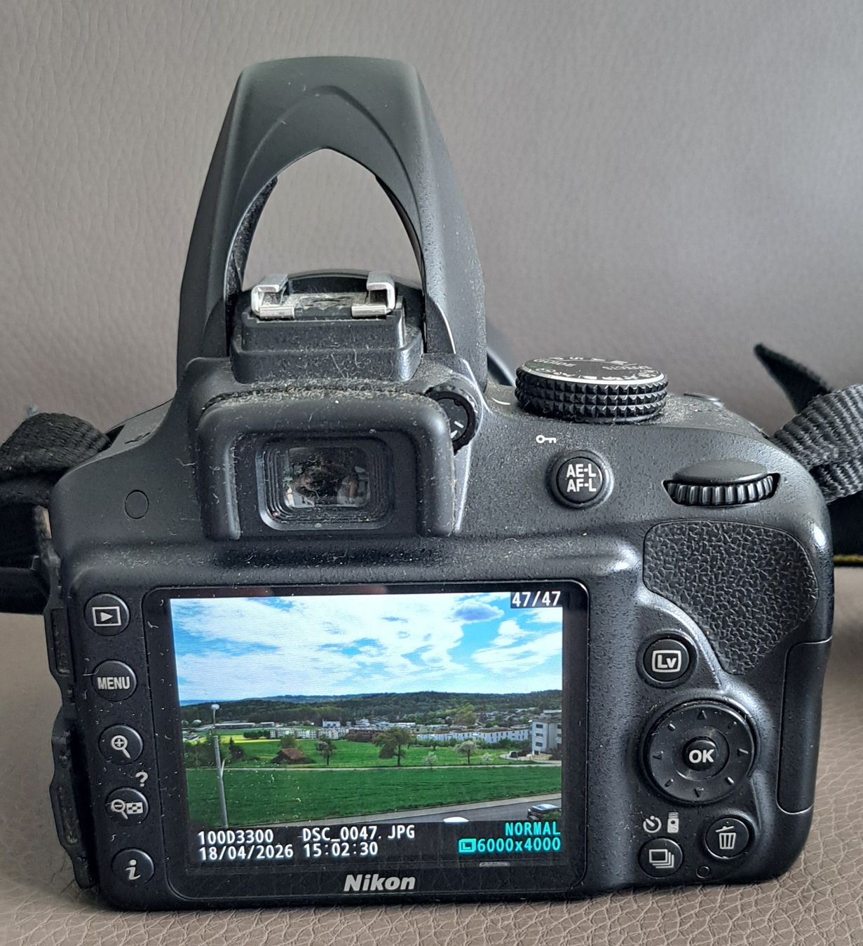 Nikon Fotocamera: Nikon Digital Kamera D3300 mit Zubehör – Usato da Biel/Bienne venduto da Sasha4u 4
