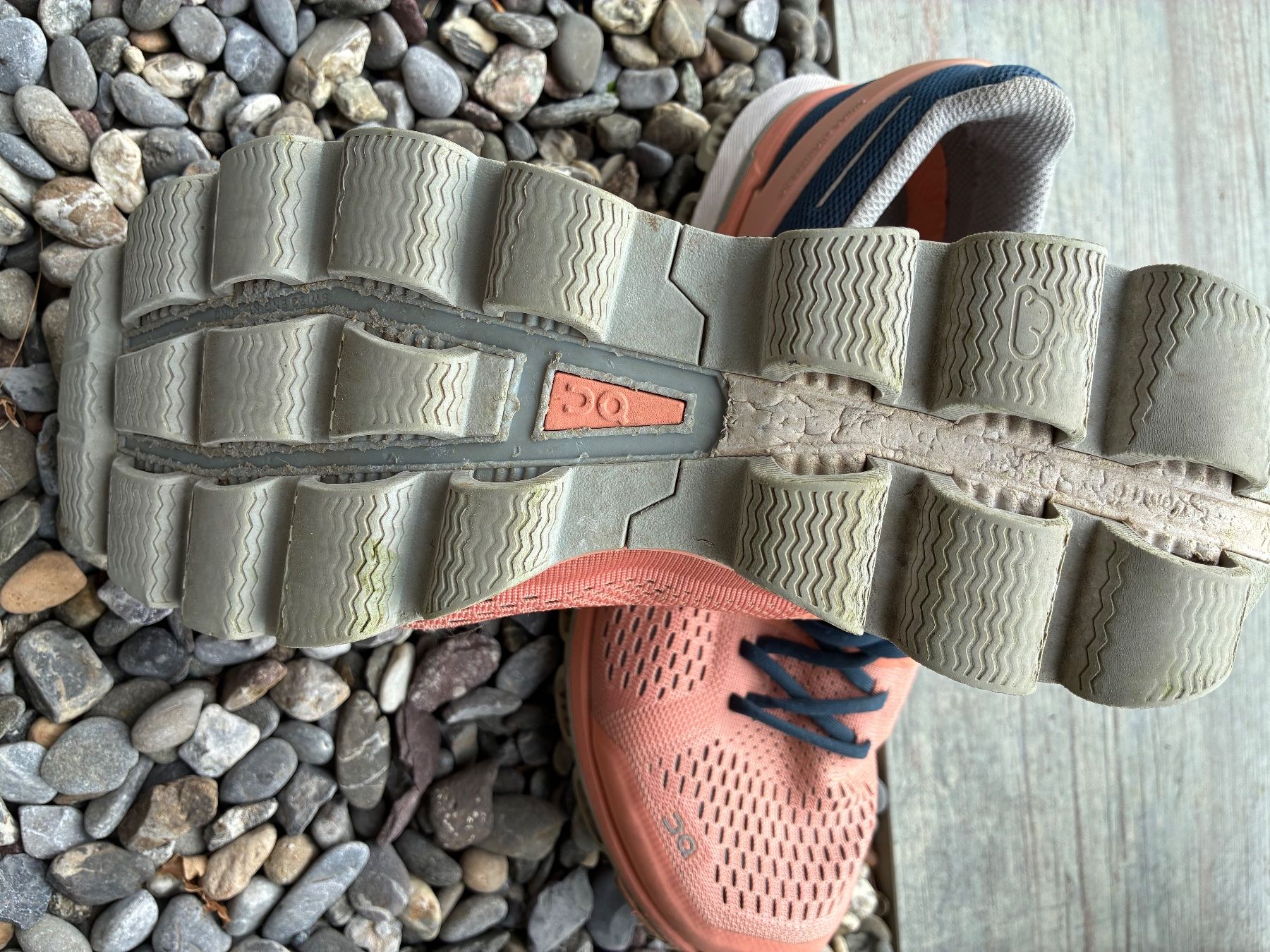 On Scarpe da donna: ON Laufschuhe Gr. 39 ON Running Cloud – Usato da Netstal venduto da Swissfactory 2