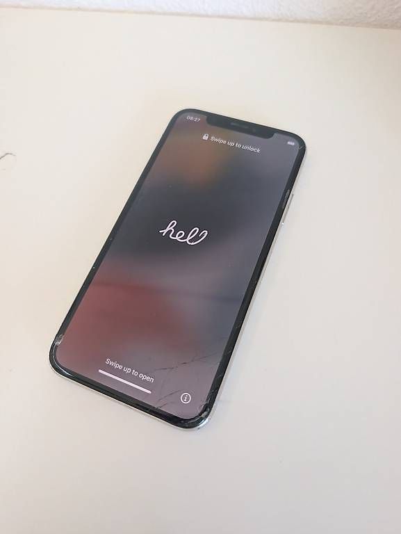 Monitor: Ipohne X Display Kaputt, Touchscreen laggy – Usato da Zürich venduto da zh_zuerri_