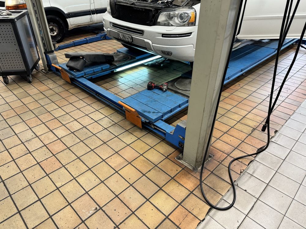 Gebrauchte Auto Hebebuhne