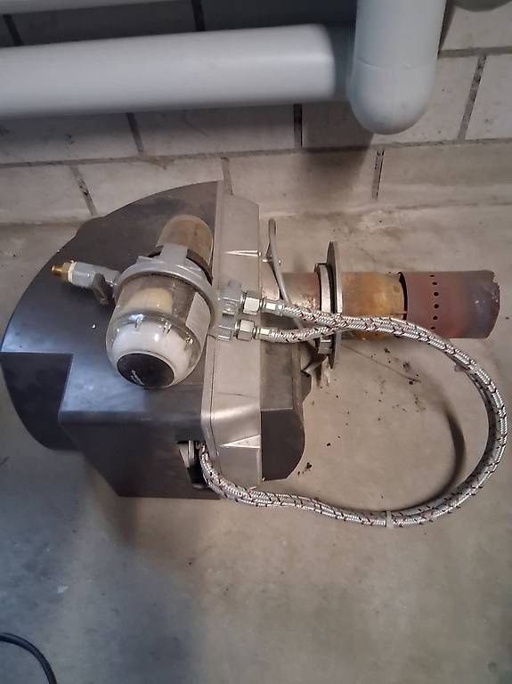 Radiatori: Oelbrenner OERTLI mit Filter – Usato da Brunnadern venduto da Hant1306
