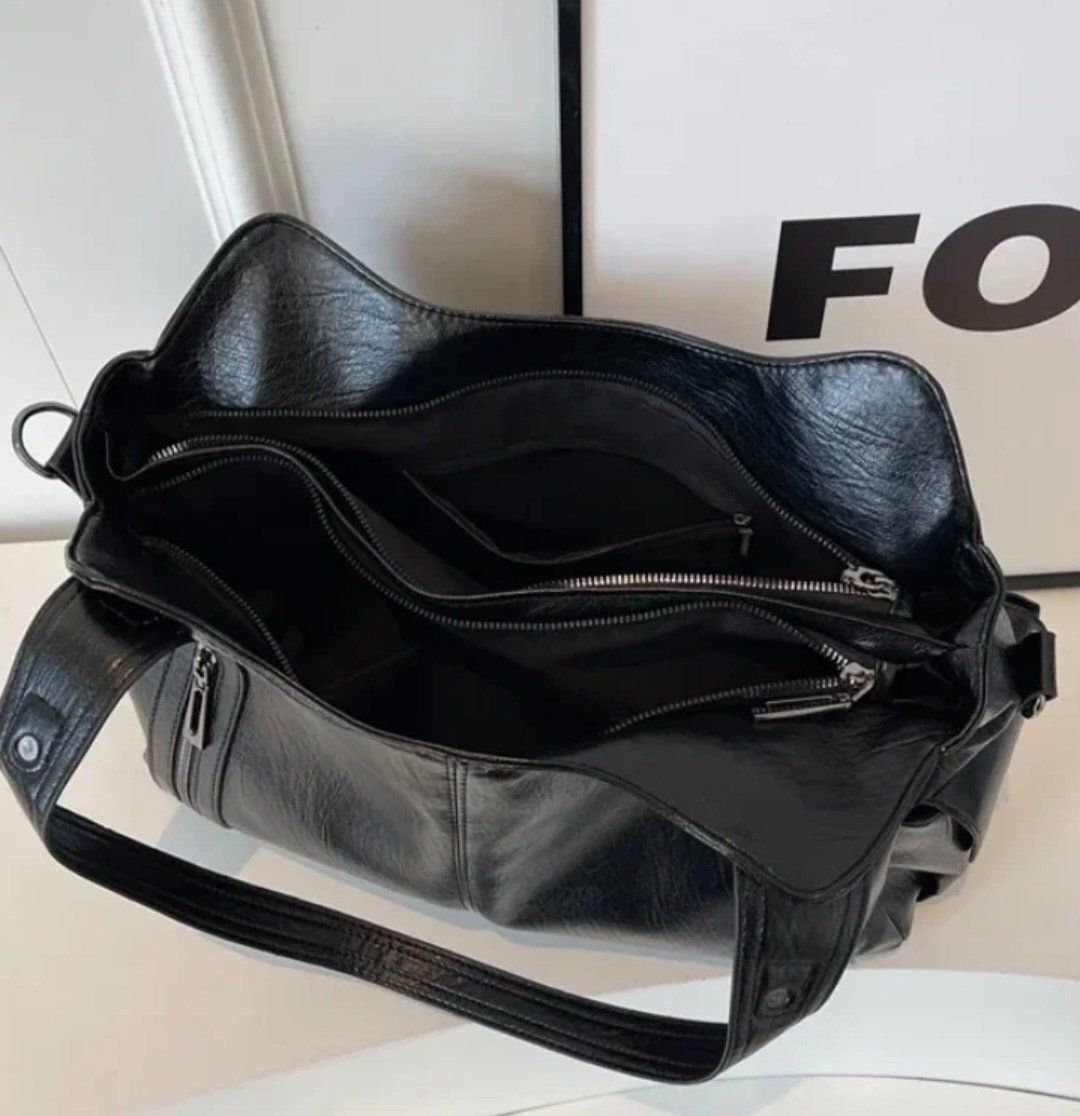 Borse da donna: Neue ungebrauchte schwarze Lederhandtasche – Nuovo e nell'imballaggio originale da Tafers venduto da ivoraemy 1