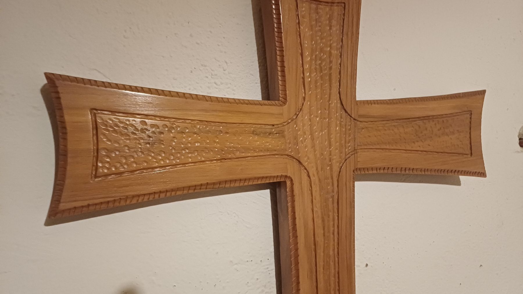 Articoli in legno: Grosses Holzkreuz – Usato da Flawil venduto da Naphtali 3
