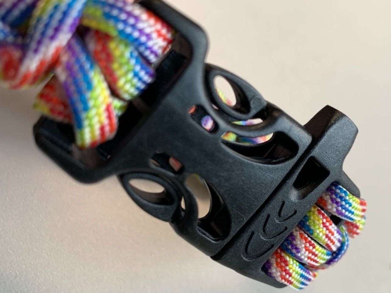 Bracciali & Braccialetti: Paracord Rettungs Seil, Alarmpfeife – Nuovo e nell'imballaggio originale da Courlevon venduto da HotSaleandPrice 6