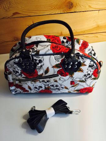 Handtasche Totenkopf Rosen Muster neu mit Trageriemen