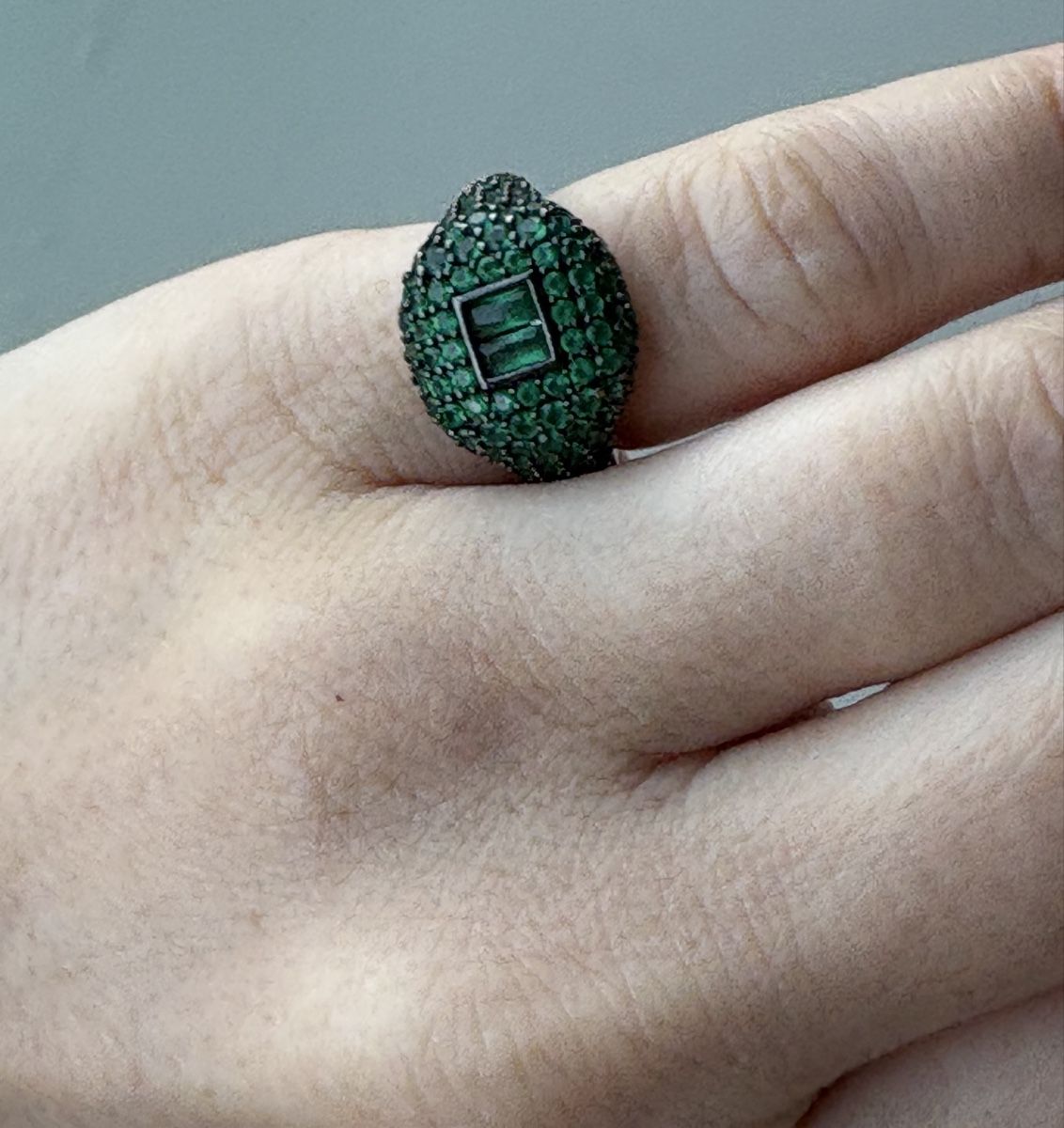 Anelli: Stylish Pinky Ring with Green Zirconia – Nuovo (secondo la descrizione) da Nyon venduto da My_wardrobe 3