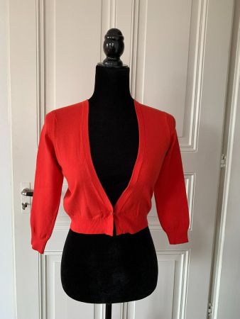 MAXMARA: Edles rotes Jäcklein mit Glitzerstein-Verschluss, S