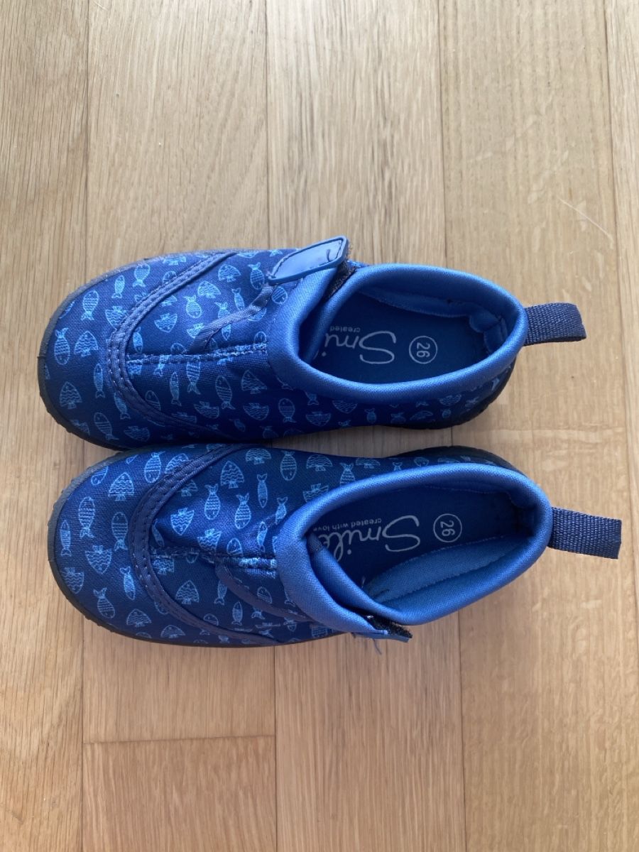 Scarpe per ragazzi: NEU Kinder Badeschuhe blau Grösse 26 – Nuovo (secondo la descrizione) da Binningen venduto da Eober 2