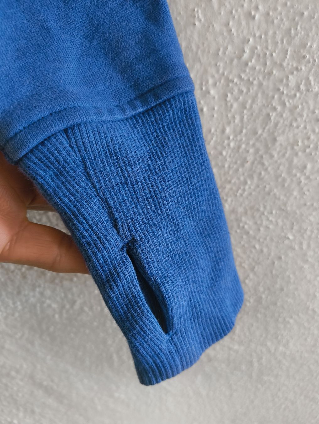 Lululemon Maglioni & Felpe: Lululemon Scuba Hoodie – Usato da Stein am Rhein venduto da DaOhana 2