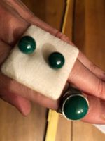 MALACHITE-SET: Ohrringe und Fingerring.