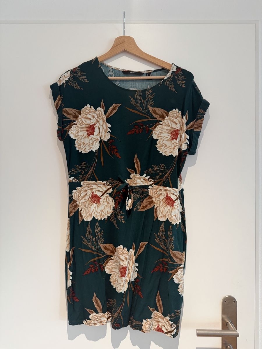 Vero Moda Kleider: Vero Moda Kleid, Grösse M – Gebraucht aus Uetikon am See von Dschole