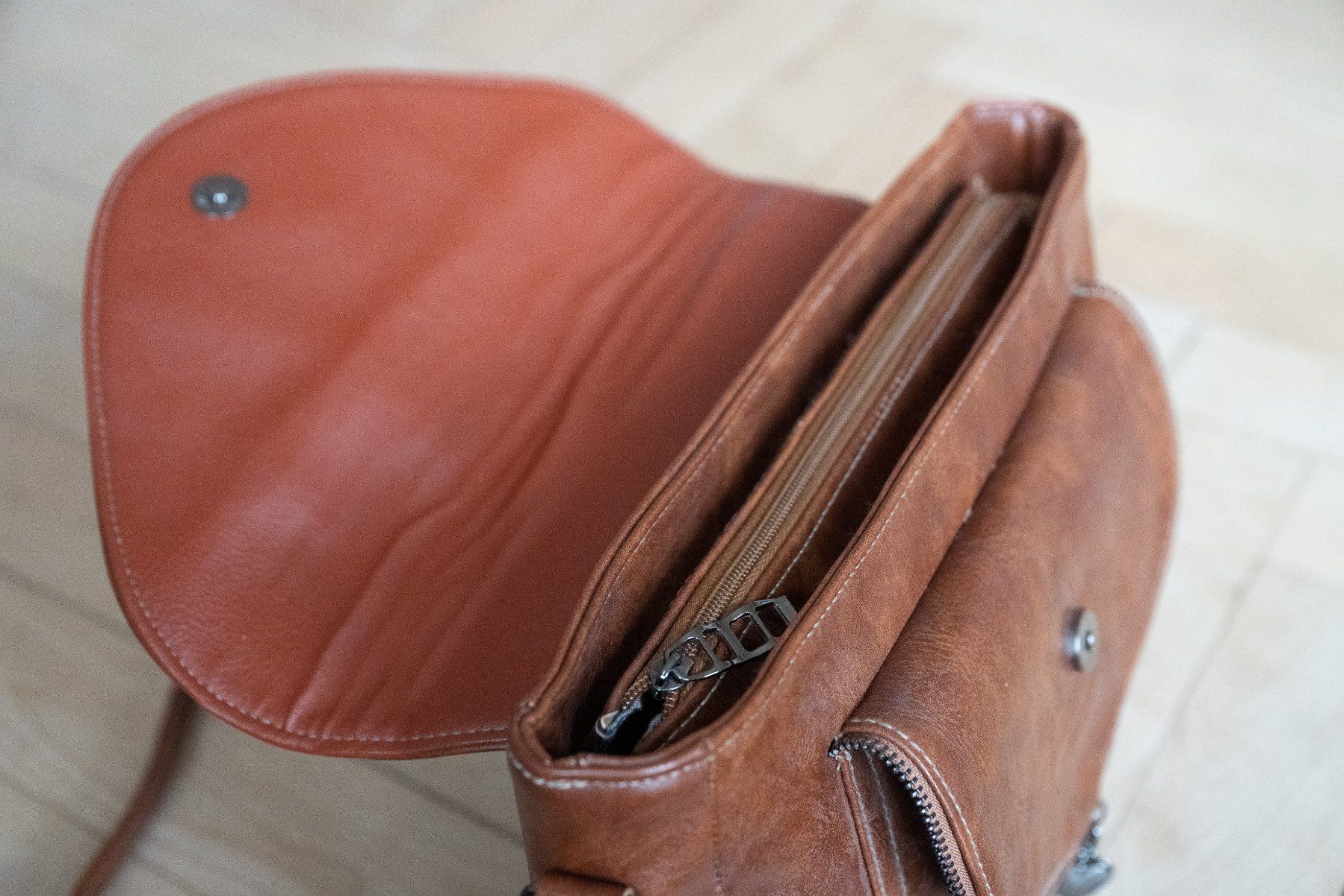 Borse da donna: Handtasche mit schönen Dekoelementen – Usato da Biel/Bienne venduto da alaska_we 6