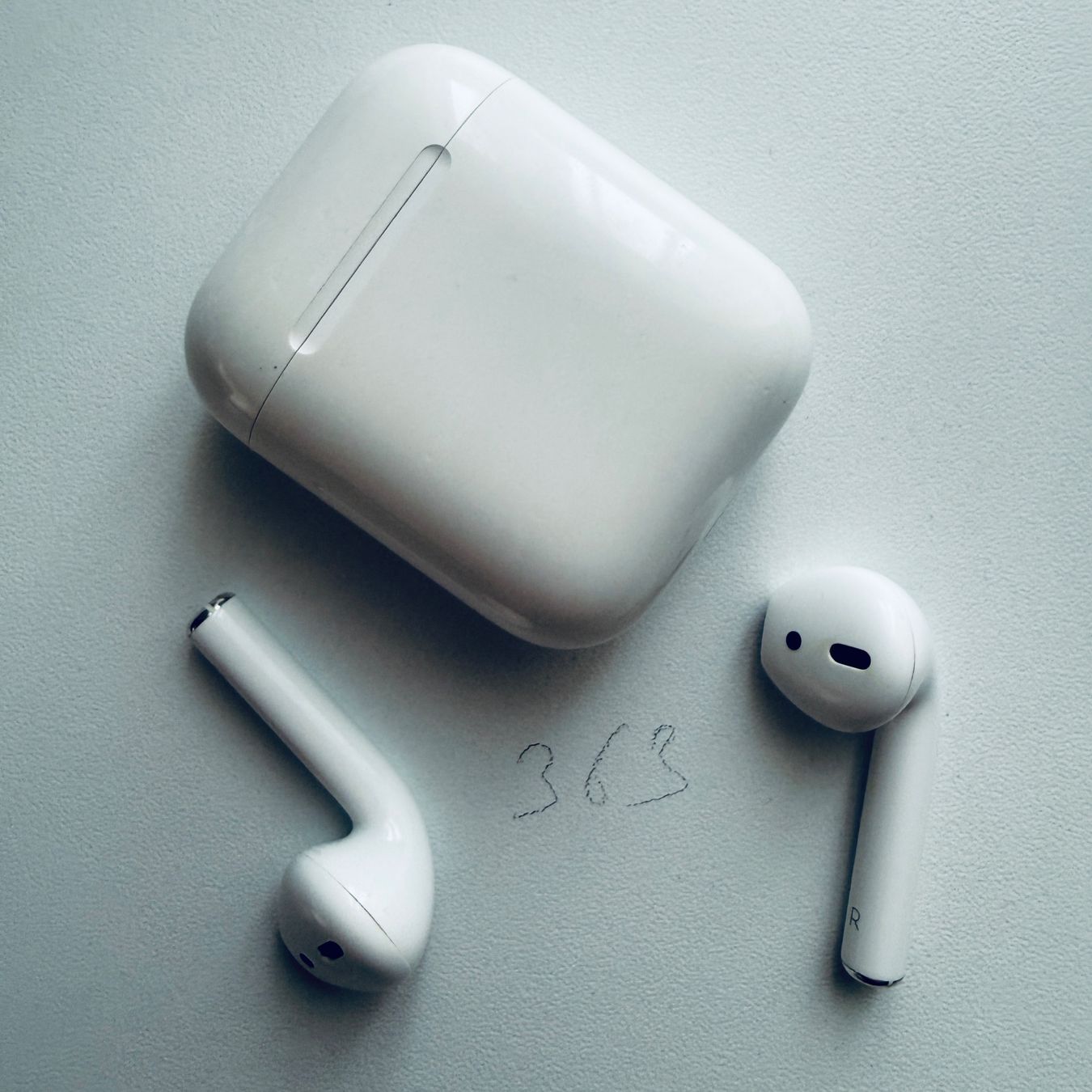 Apple Cuffie: Original Apple AirPods 2 Gen. Wireless Kopfhörer & Case – Usato da Basel venduto da MY.AIRPODS.SHOP 9