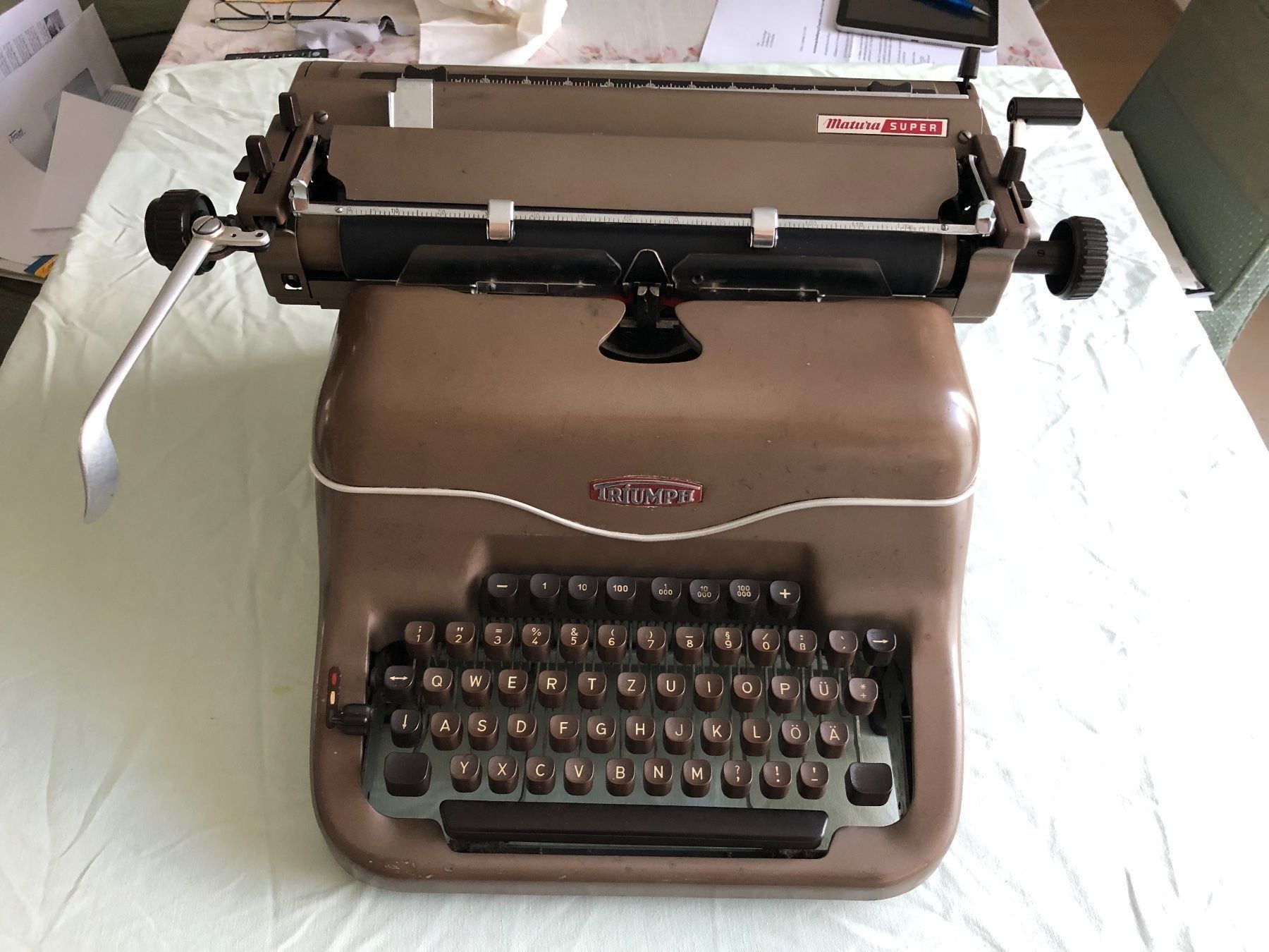 Triumph Macchine da scrivere: Antike Schreibmaschine "TRIUMPH" Matura – Usato da Rheinfelden venduto da Floyd5