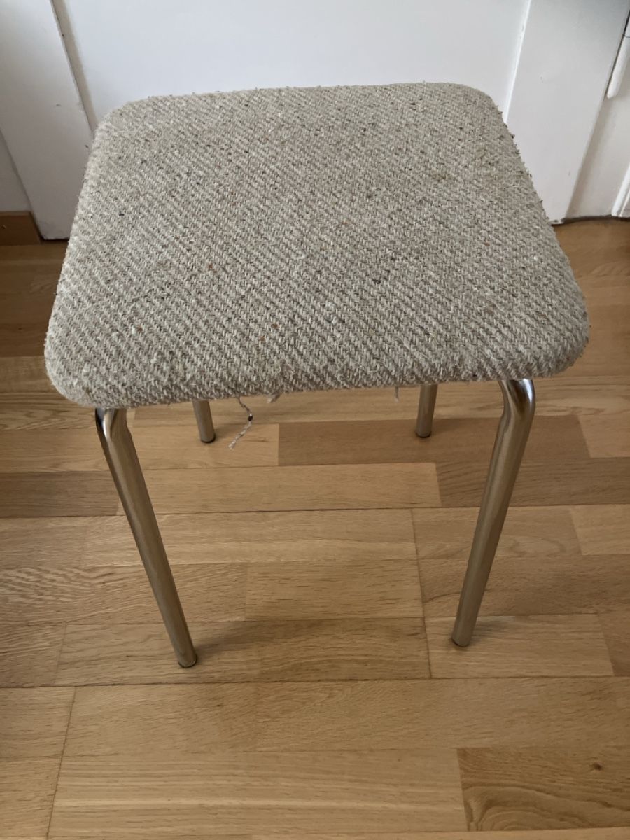 Sgabelli: Vintage Hocker – Usato da Zürich venduto da 5xnd